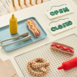 Kids West Elm Felt Hot Dog Stand Set