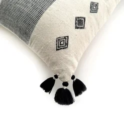 West Elm Nimmit Handloomed Trekant Pillow Cover