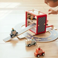 Kids West Elm Wonder & Wise Take With Me Garage